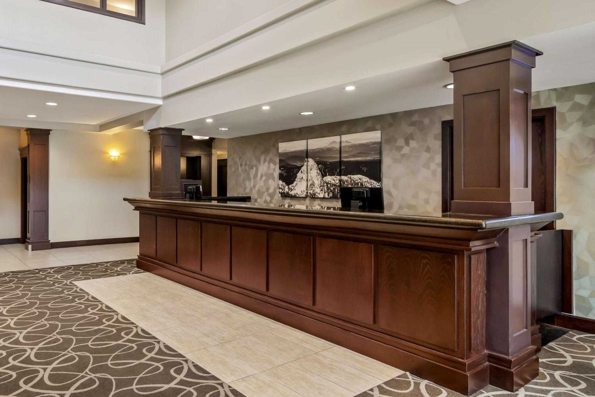 Best Western Plus Pitt Meadows Inn & Suites מראה חיצוני תמונה