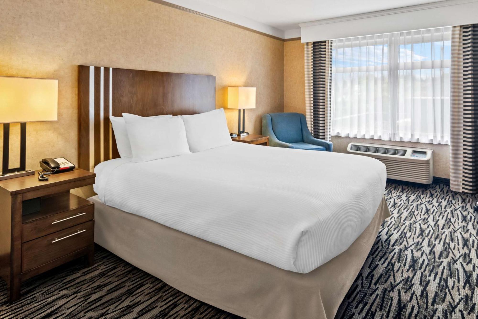 Best Western Plus Pitt Meadows Inn & Suites מראה חיצוני תמונה