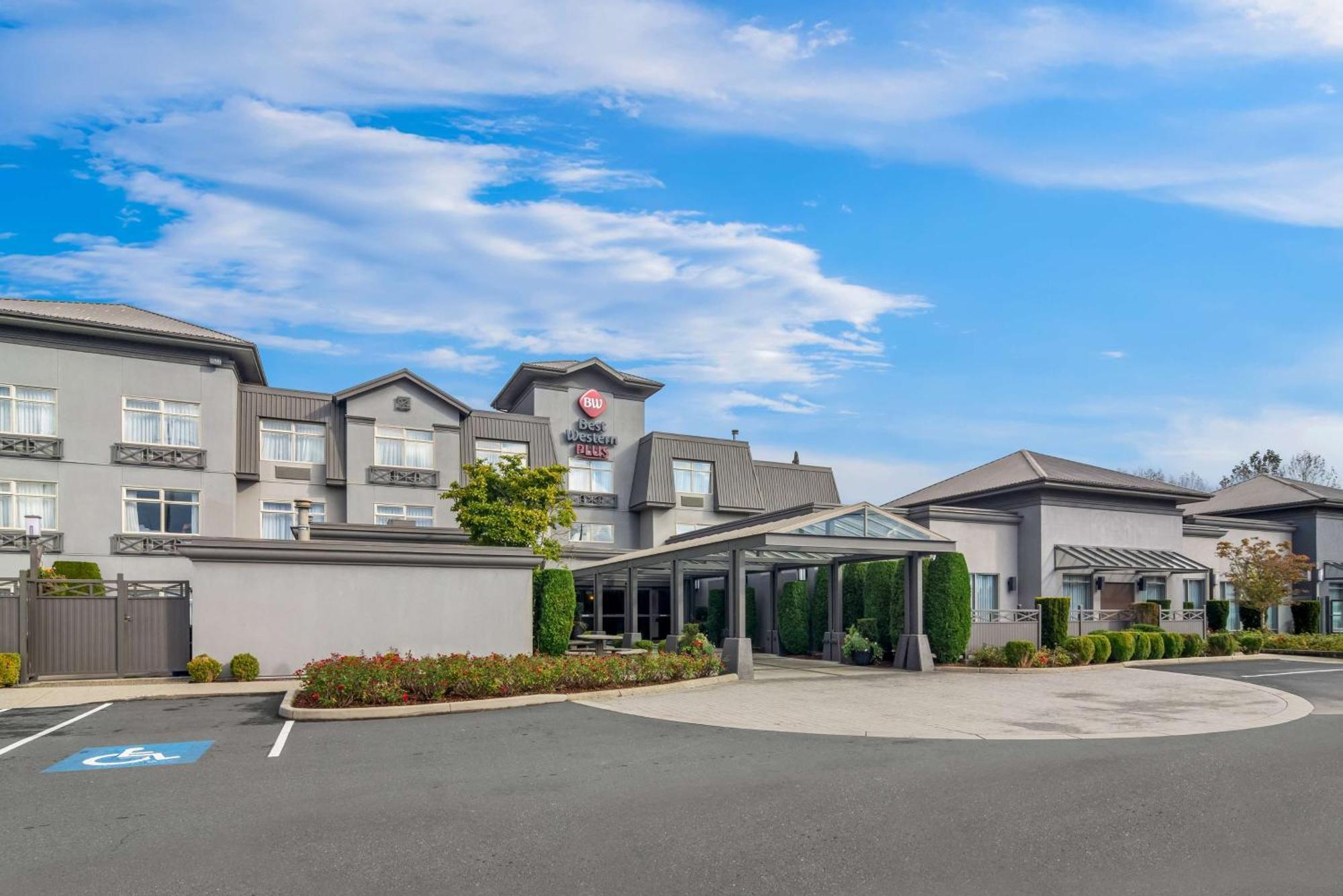 Best Western Plus Pitt Meadows Inn & Suites מראה חיצוני תמונה